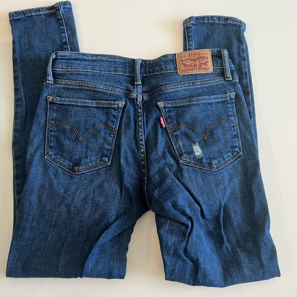 Levi’s 711 Skinny Jeans Destroyed